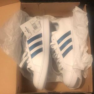 Original Adidas tennis shoes brand new Size 9 1/2